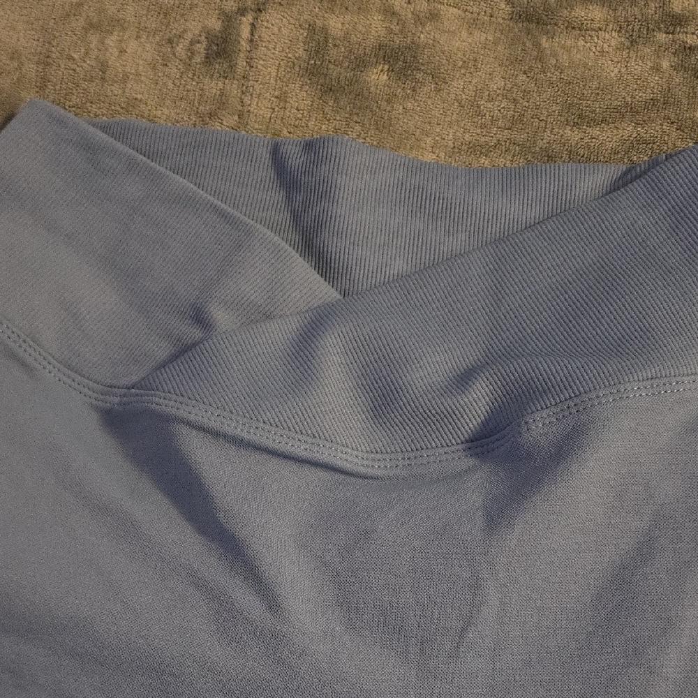 Amazon Women's Blue Bike Shorts - Picture 2 of 5